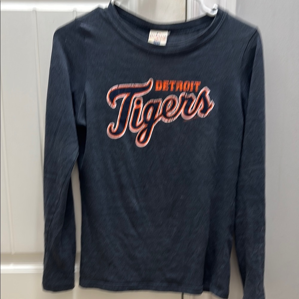 MLB Long Sleeve Tee Detroit Tigers woman’s medium